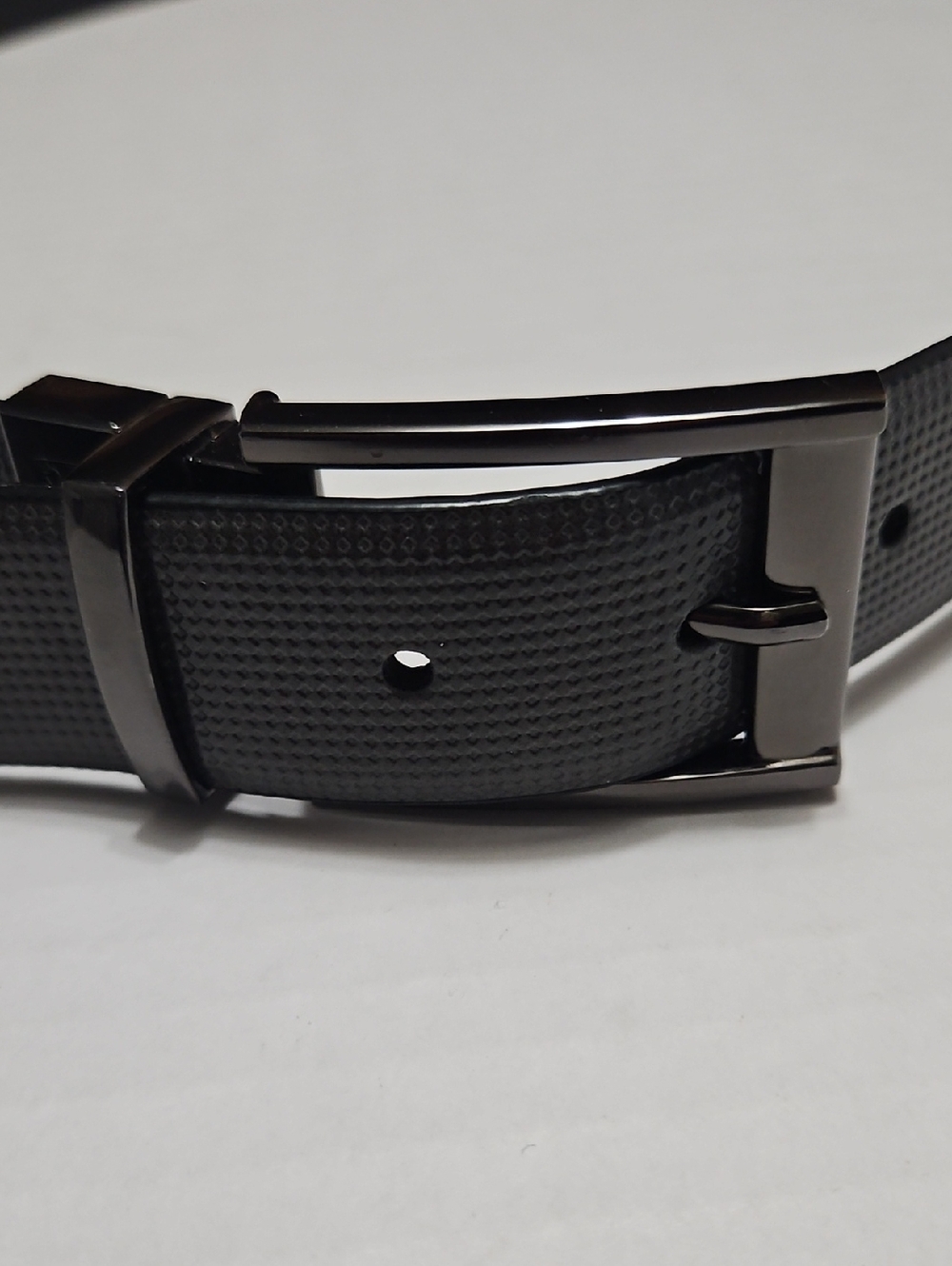 Nicole Miller Men's Gray & Black Reversible Textured Leather Belt Size 40